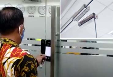 Akses pintu kaca frameless